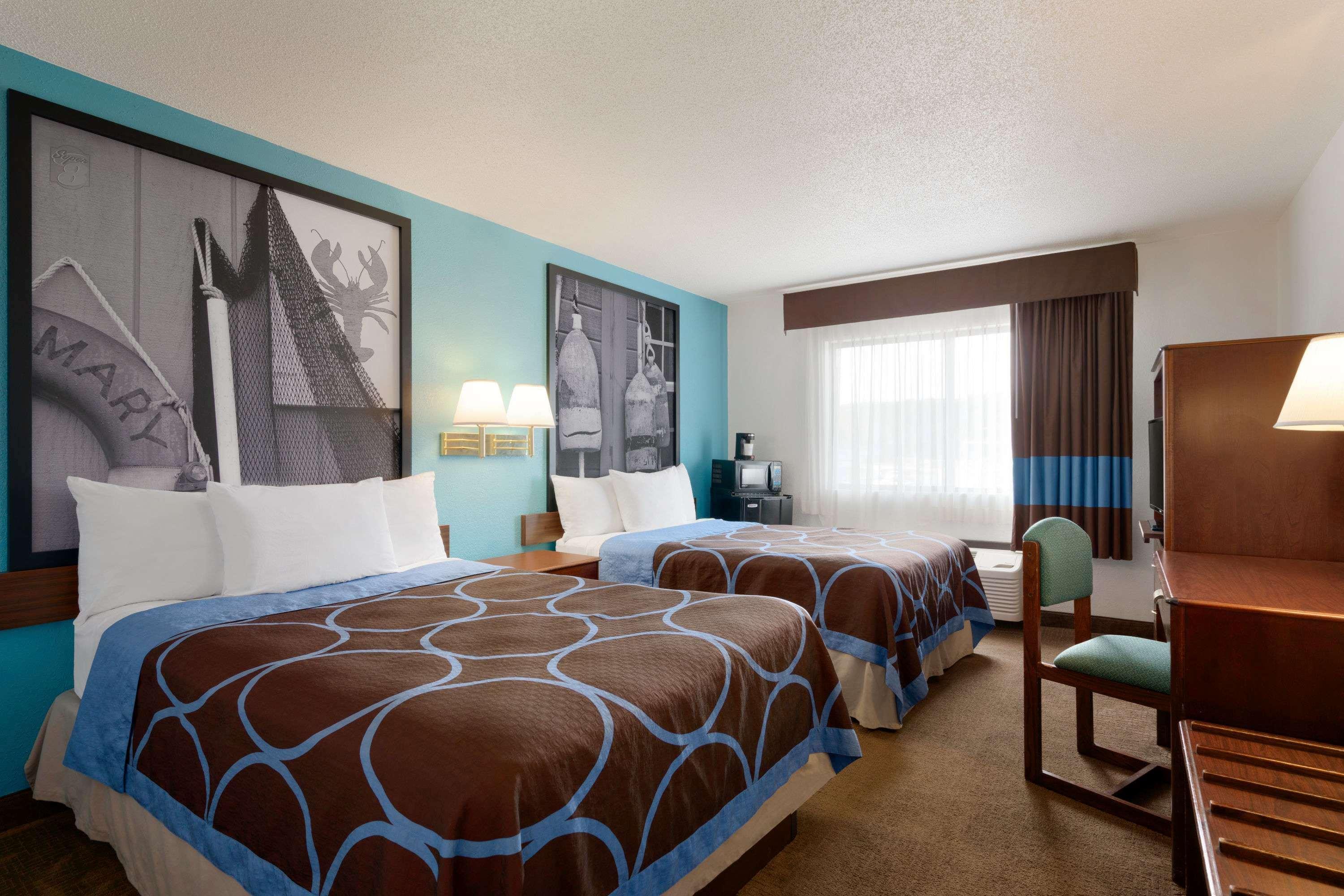 Super 8 By Wyndham Portland/Westbrook Area Exterior foto