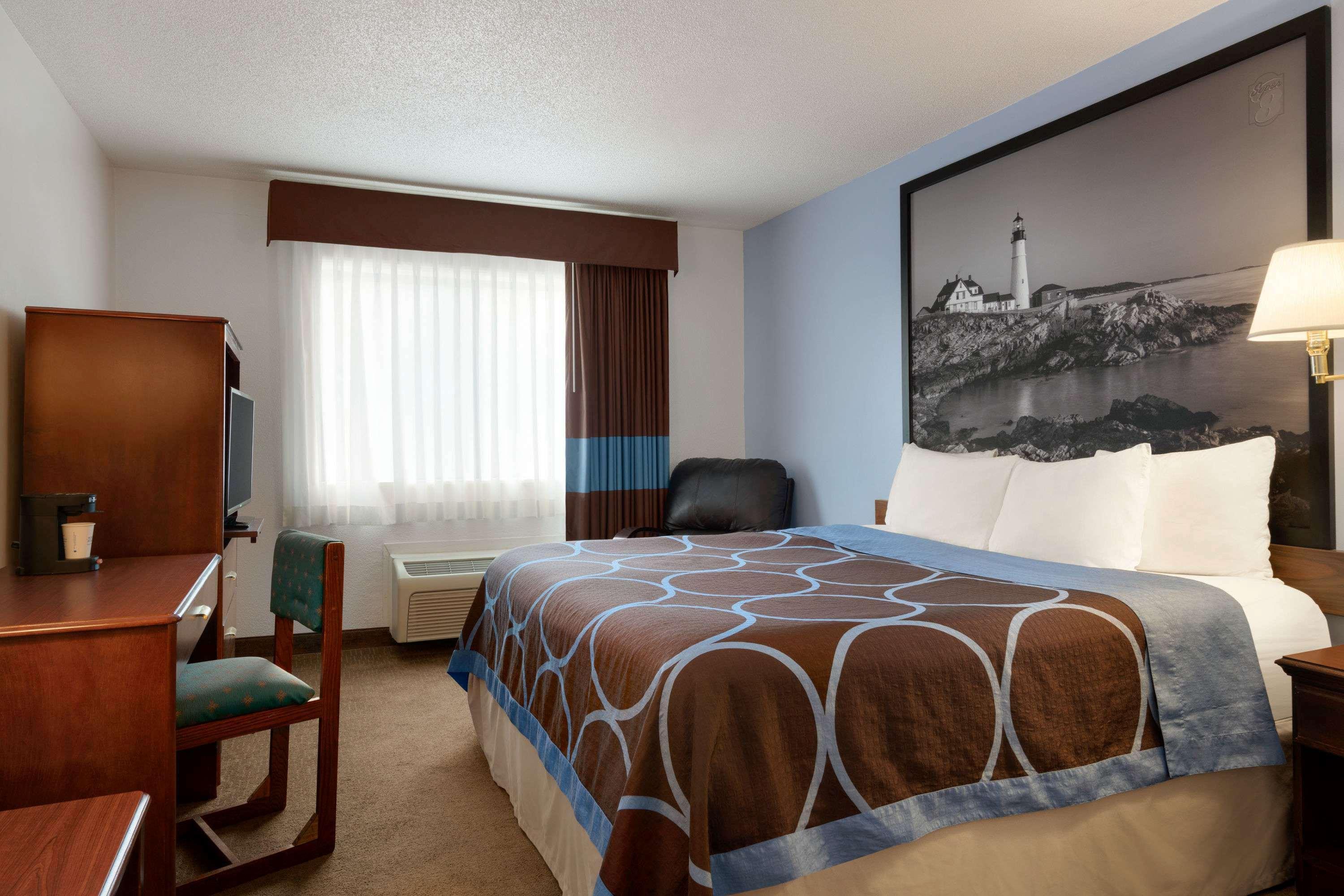 Super 8 By Wyndham Portland/Westbrook Area Exterior foto