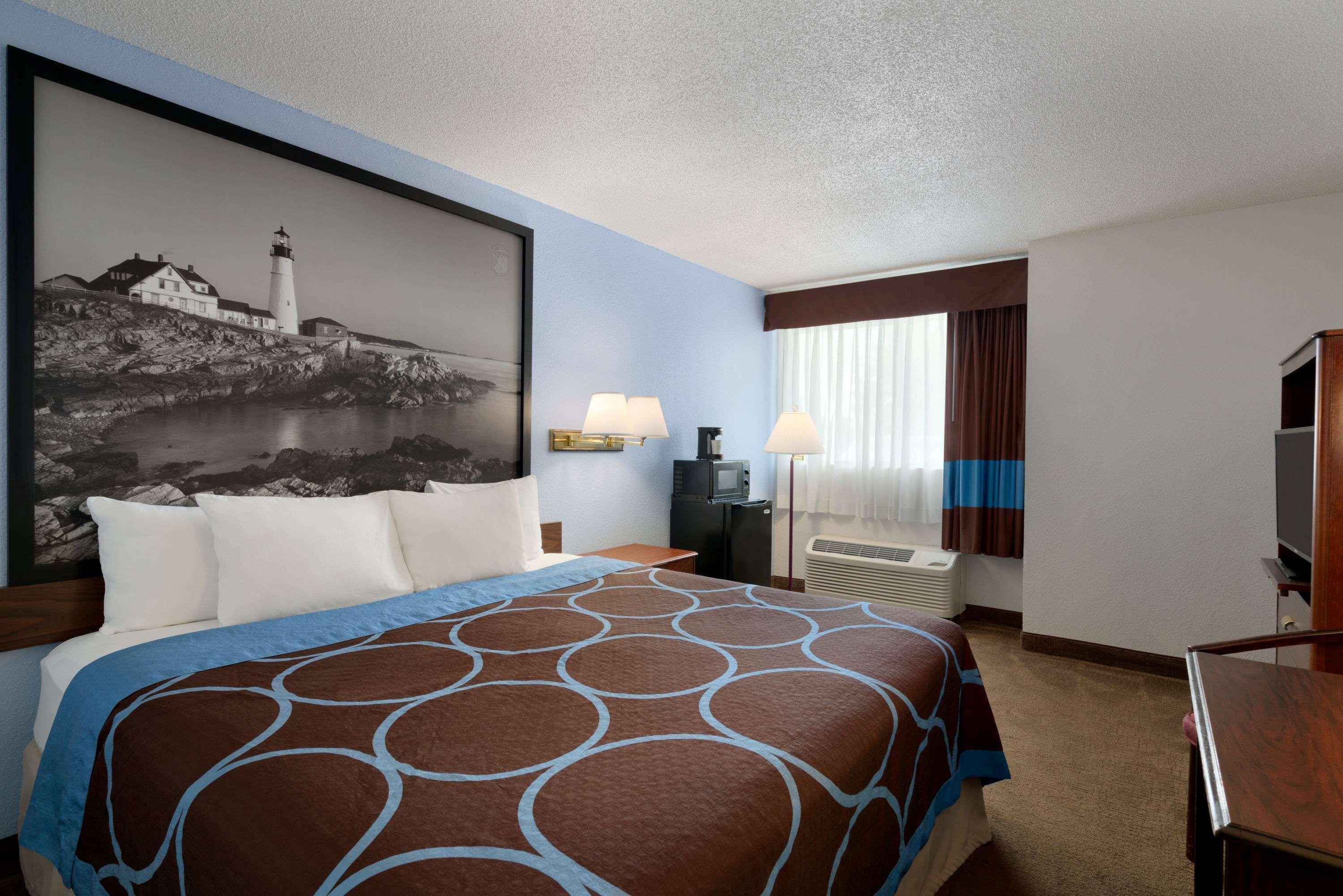 Super 8 By Wyndham Portland/Westbrook Area Exterior foto