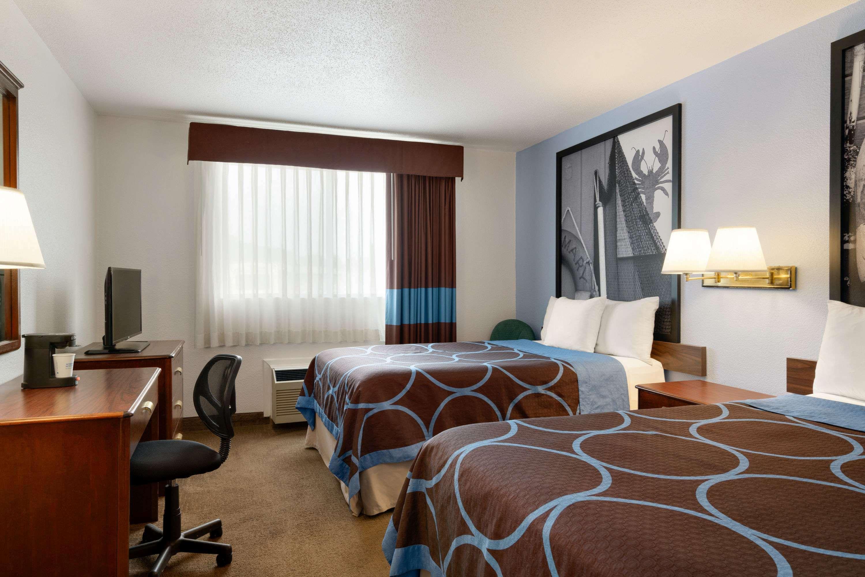 Super 8 By Wyndham Portland/Westbrook Area Exterior foto
